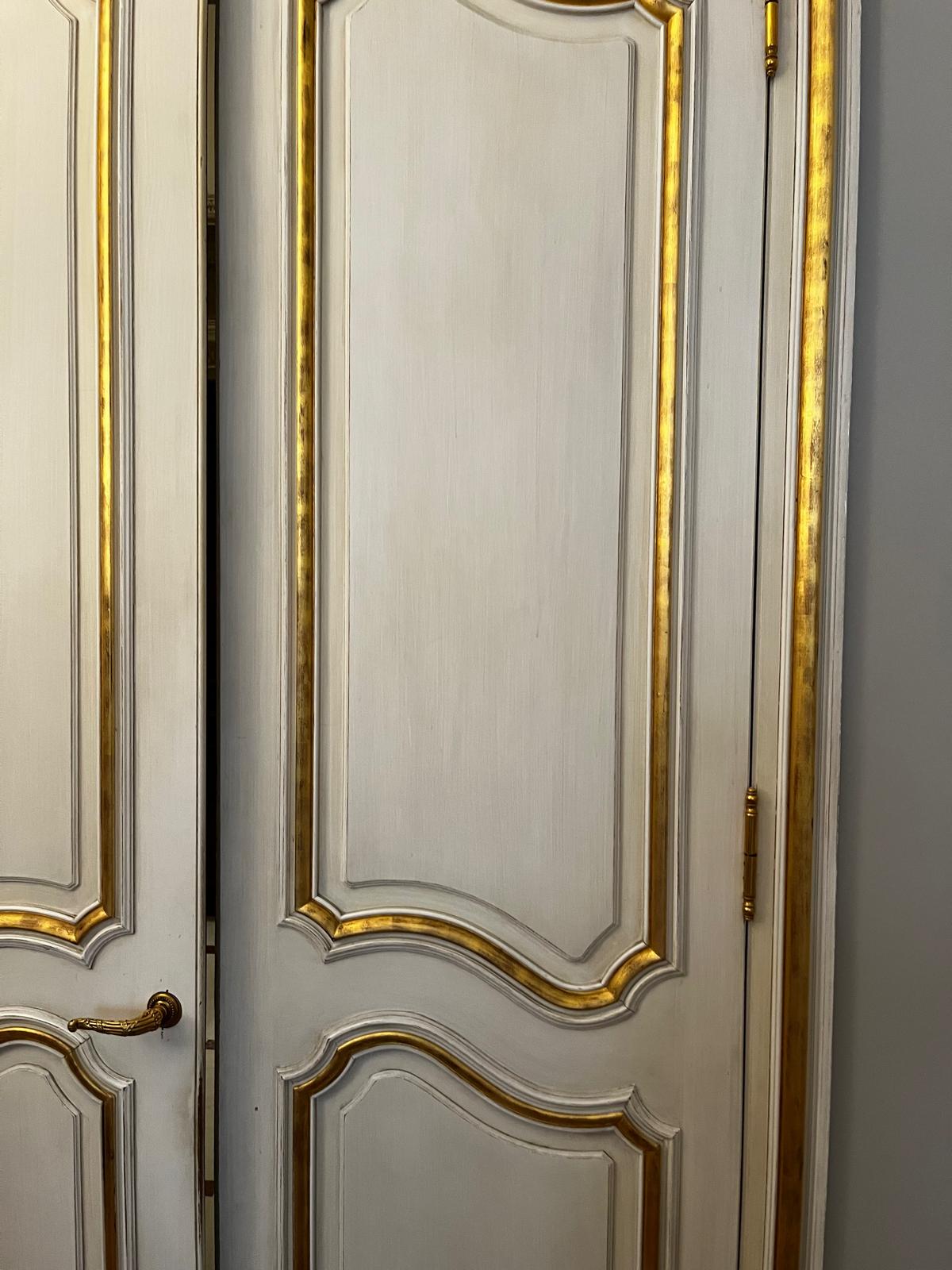 Intérieur haussmannien contemporain - Détail portes et dorures