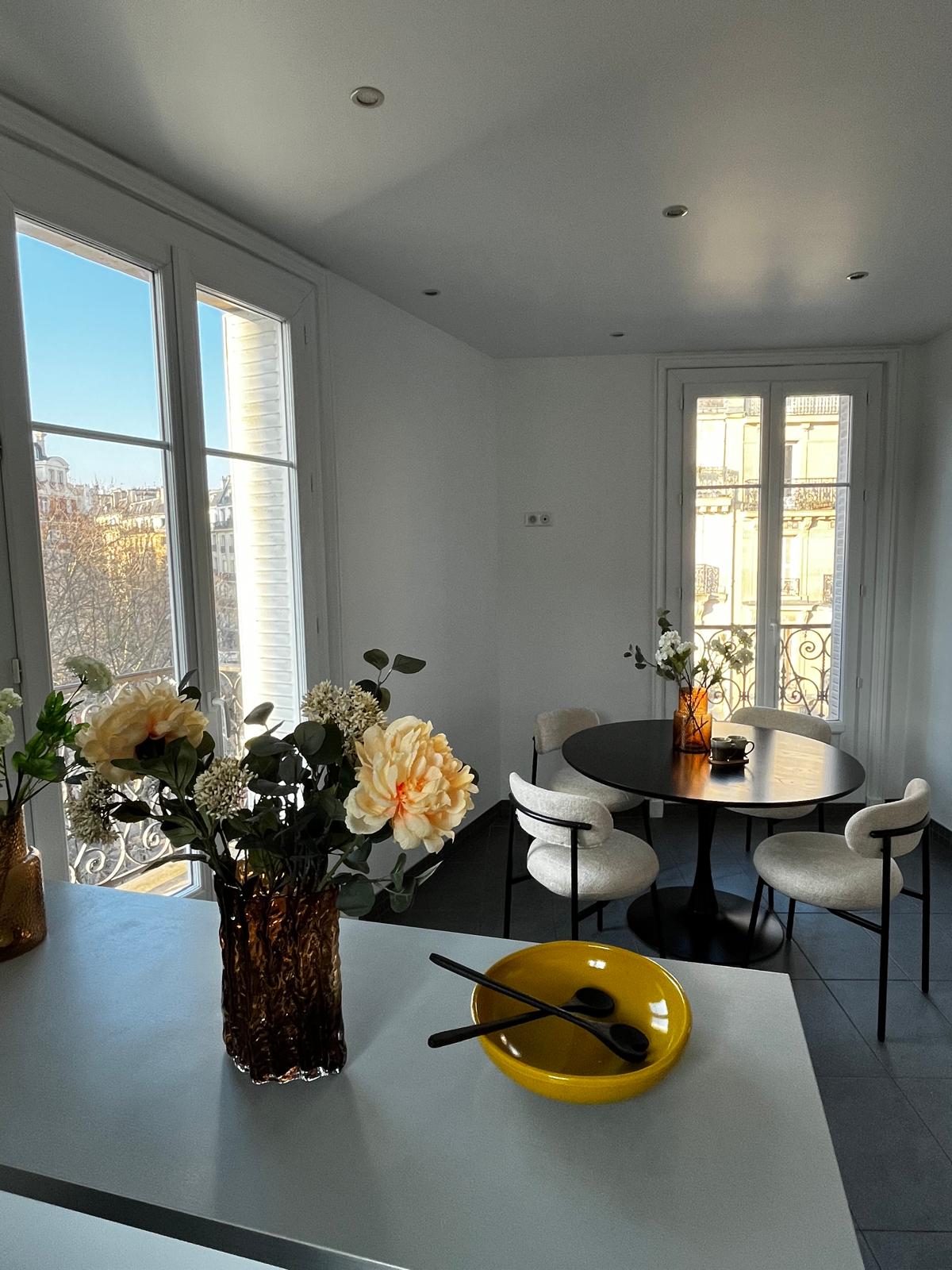 Rénovation cuisine appartement - Espace repas moderne